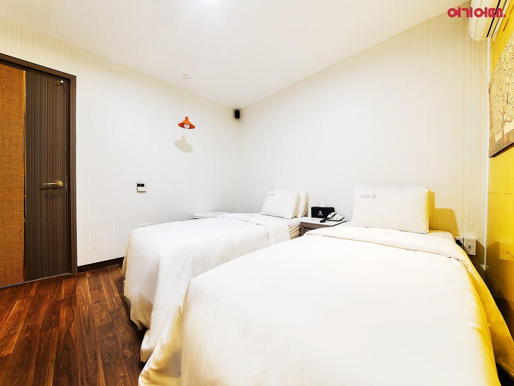 Bj Hotel Motel