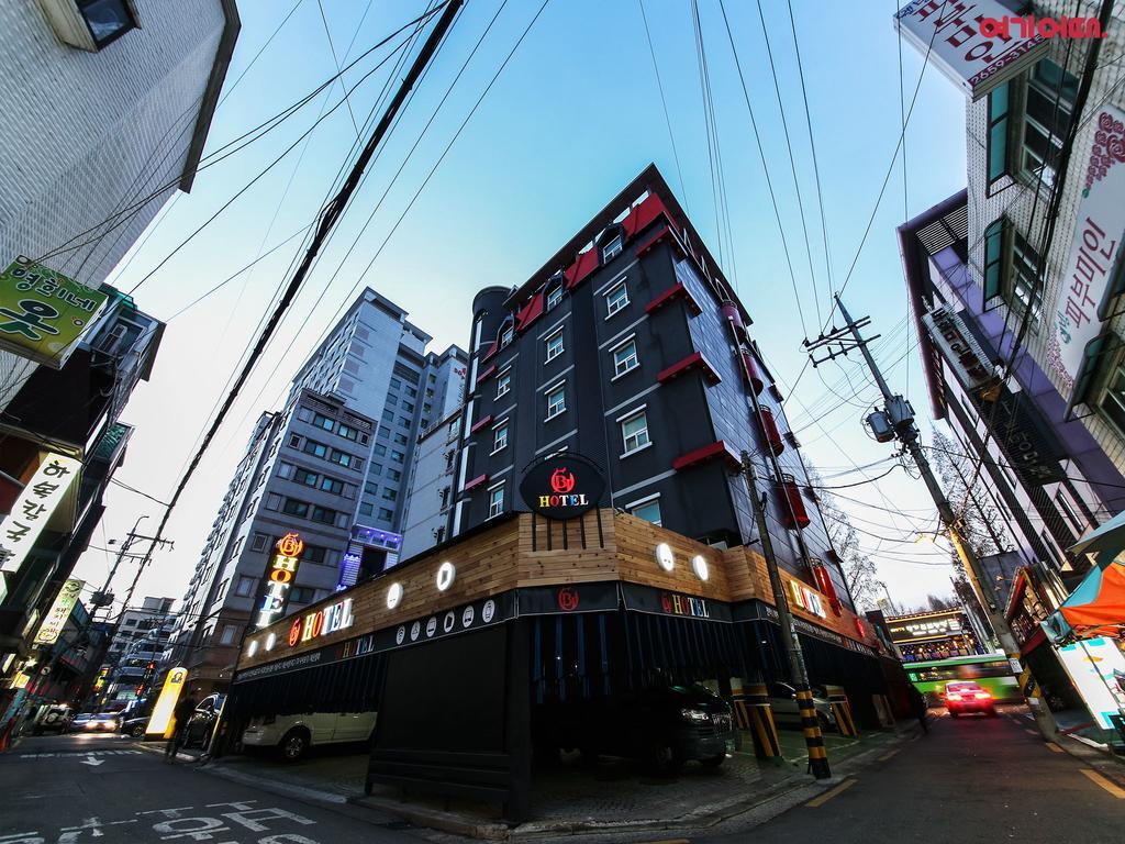 Bj Hotel Motel *