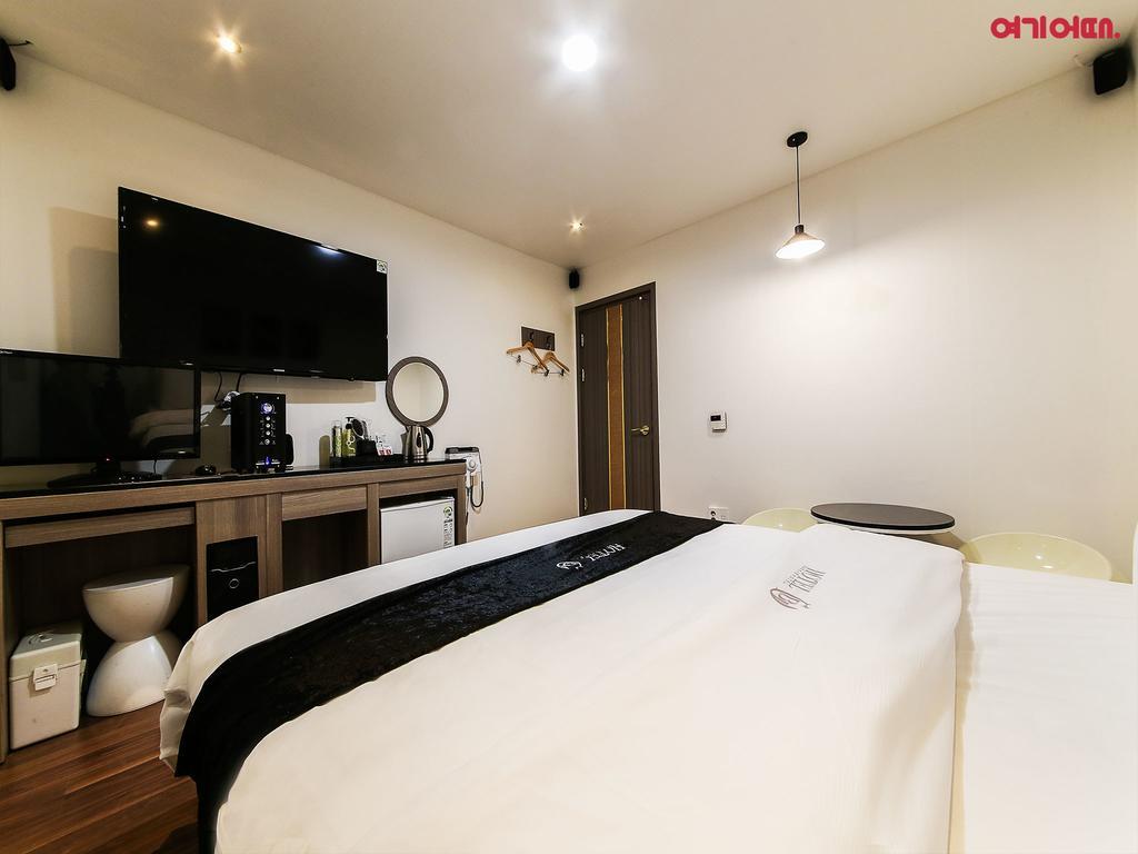 Bj Hotel *